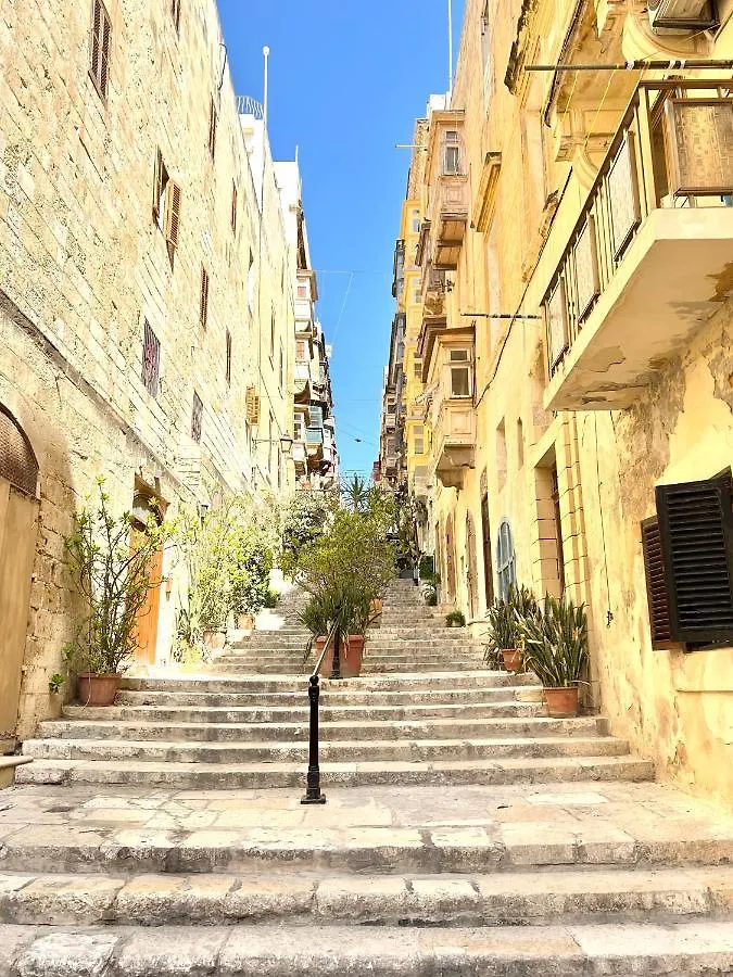 Modern Central 2Br Flat In Valletta By Arcobnb Malta